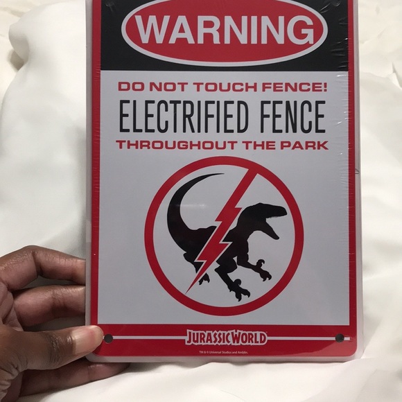 LOOT CRATE PRIMAL MARCH 2017 - Picture 3 of 10